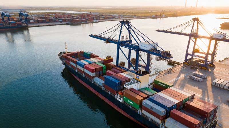 港口集装箱装卸图片