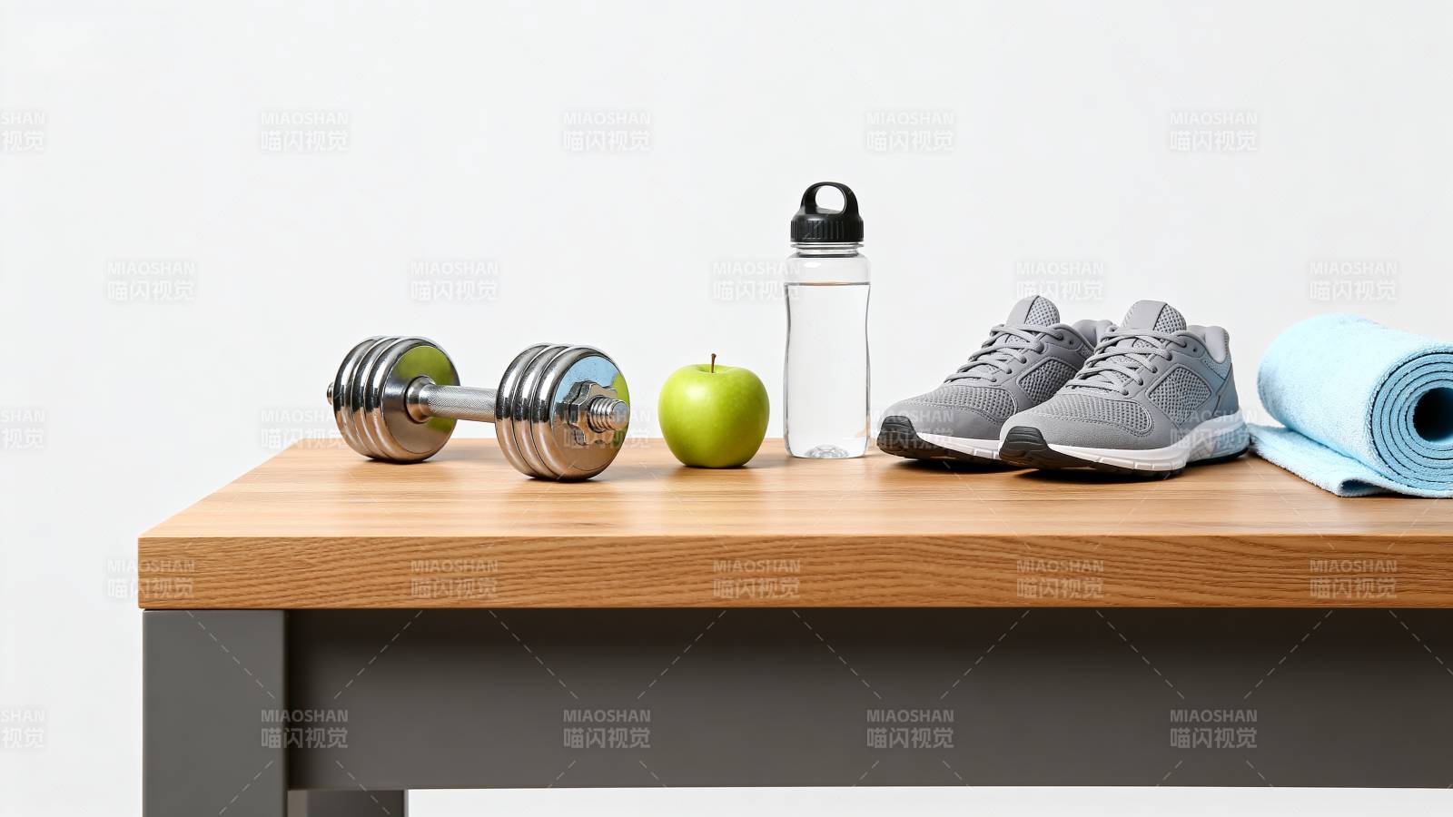 健身必备物品图片