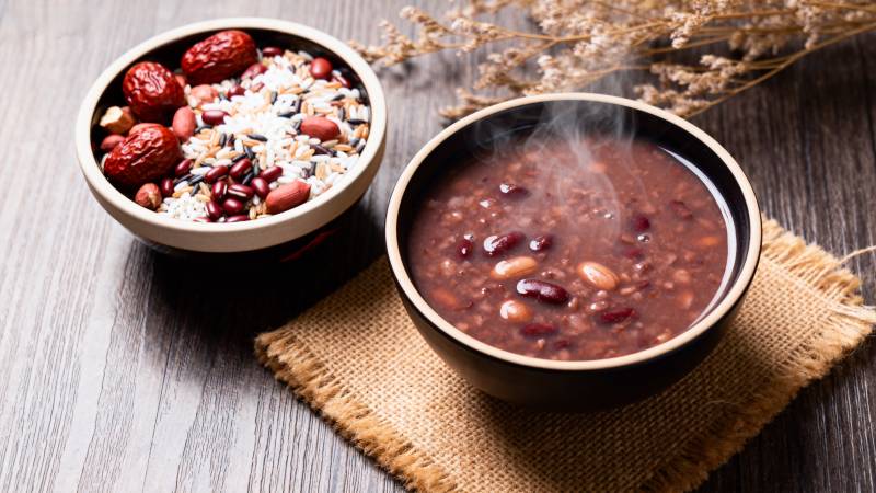 热腾腾的八宝粥图片