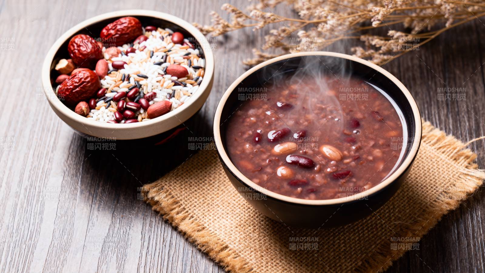 热腾腾的八宝粥图片