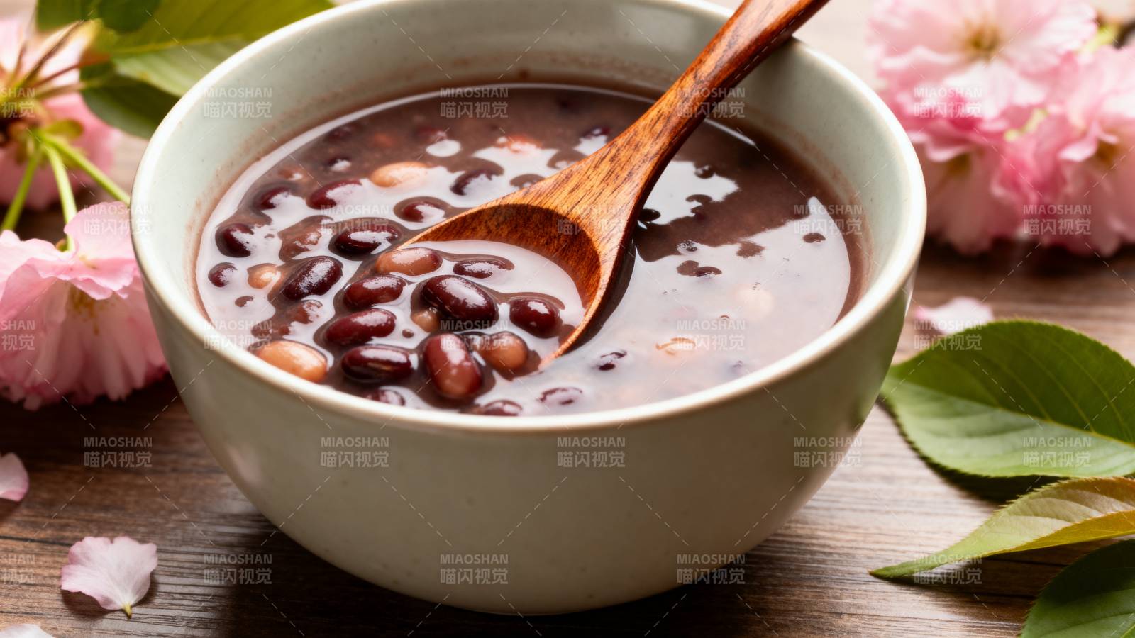 红豆汤配樱花图片