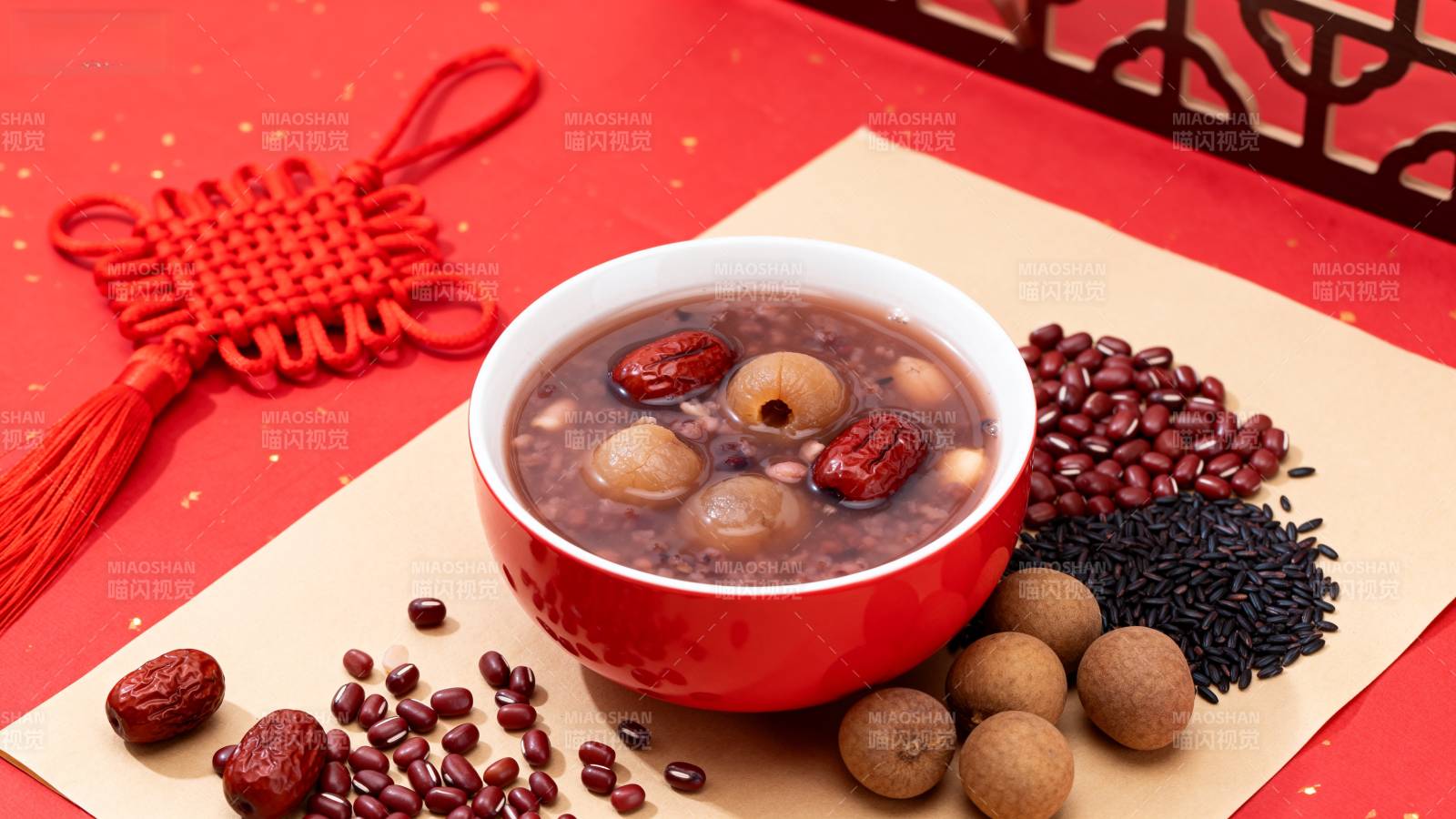 腊八粥配五谷杂粮图片