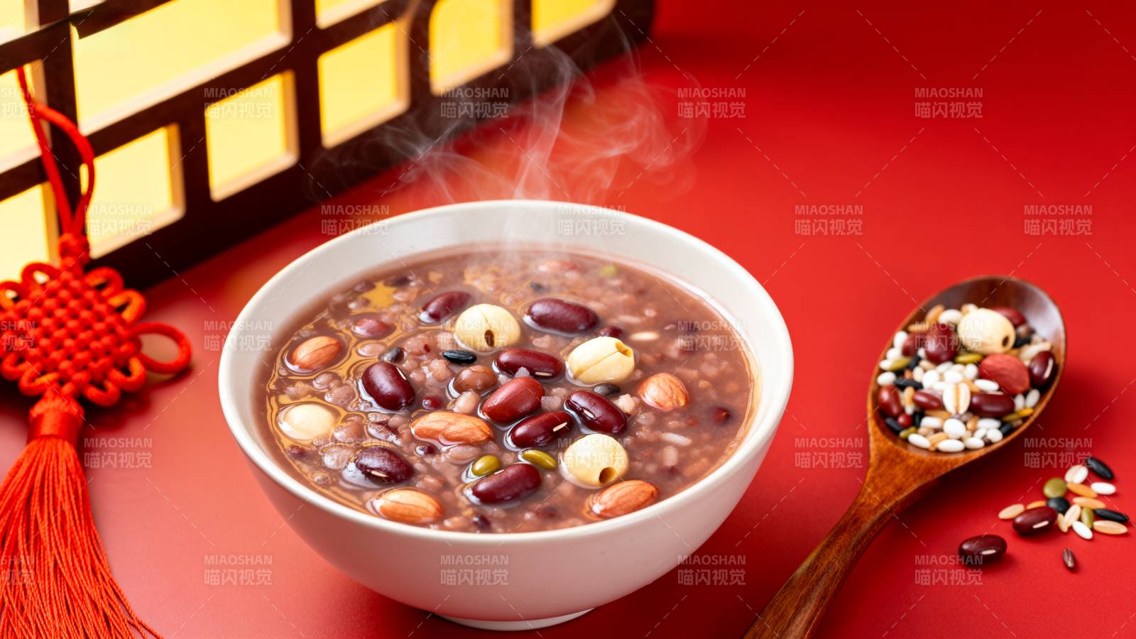 腊八粥热气腾腾图片