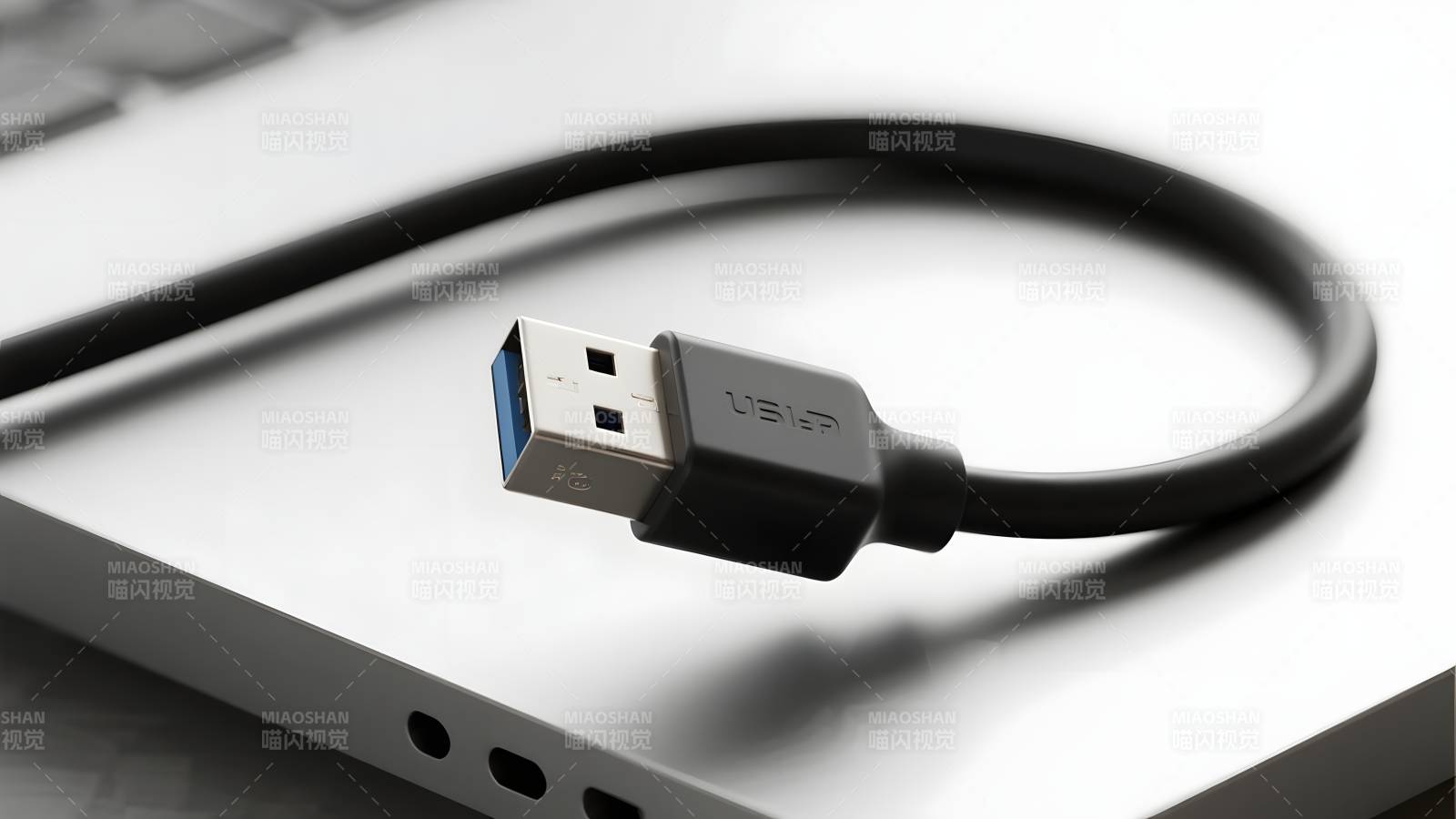 USB数据线特写图片
