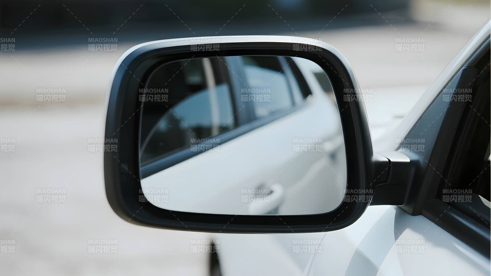 车侧后视镜特写图片
