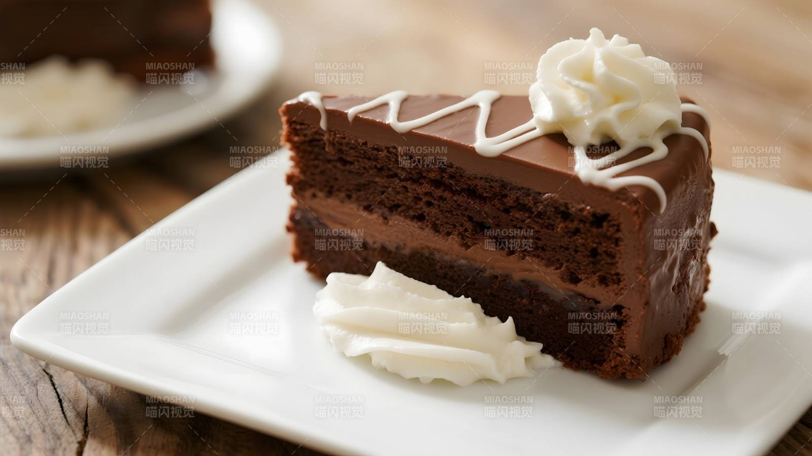 巧克力蛋糕切片图片