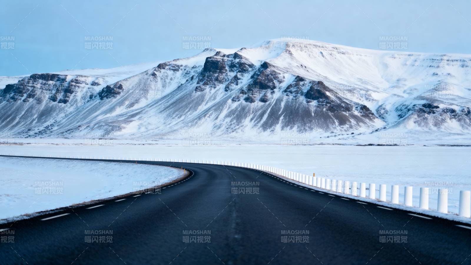 雪原公路图片
