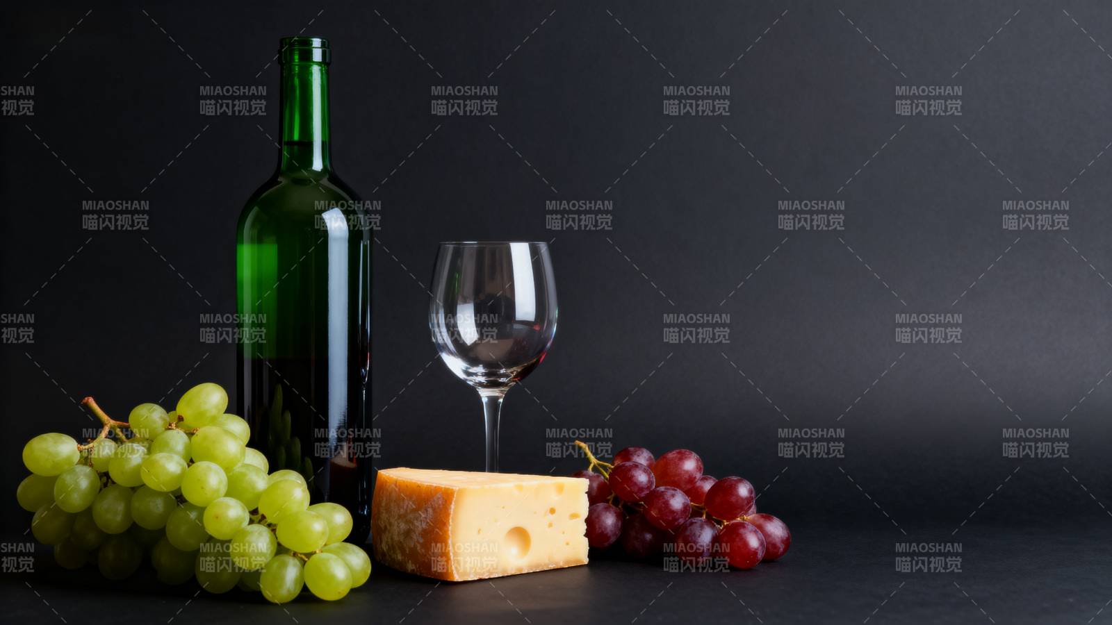 红酒配奶酪葡萄图片