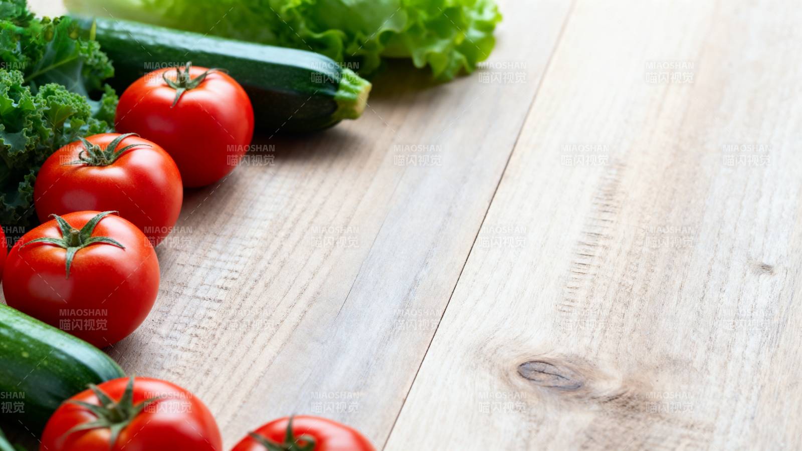 新鲜蔬菜摆盘图片