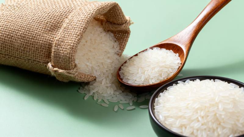 白米溢出布袋图片