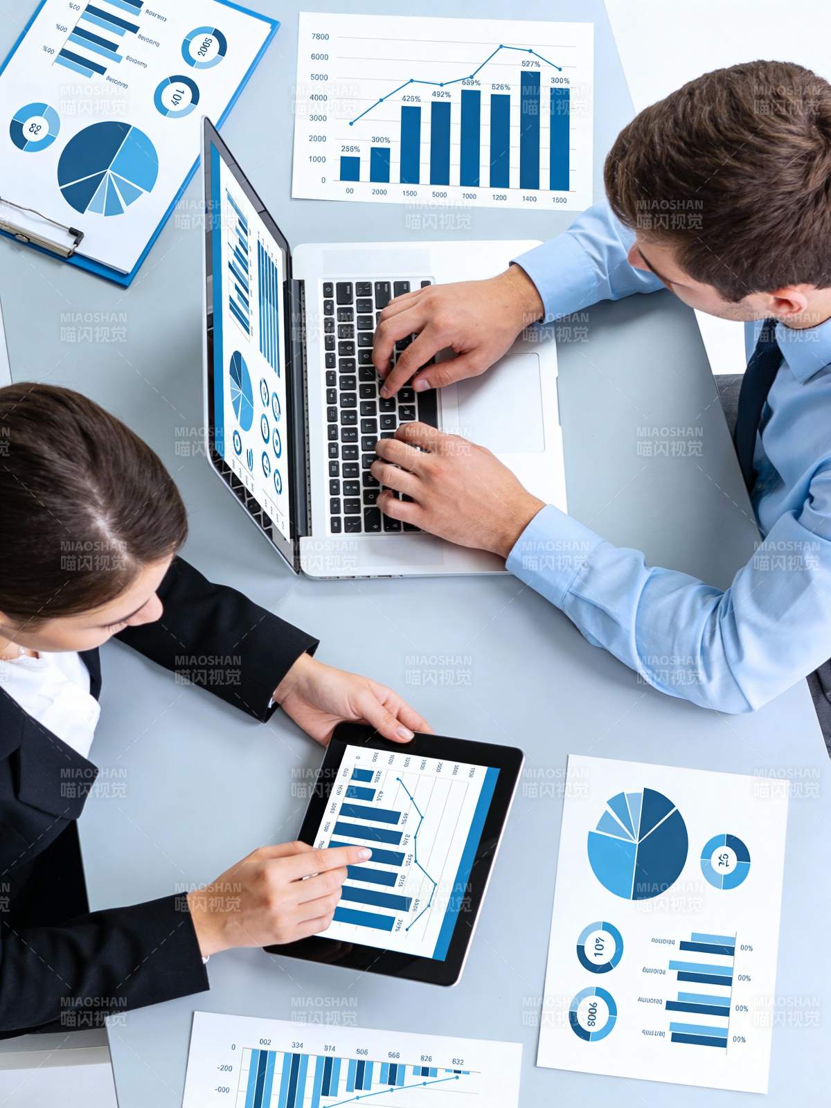 数据分析会议现场图片