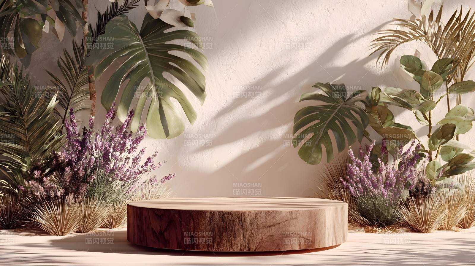 绿植环绕的木质讲台图片