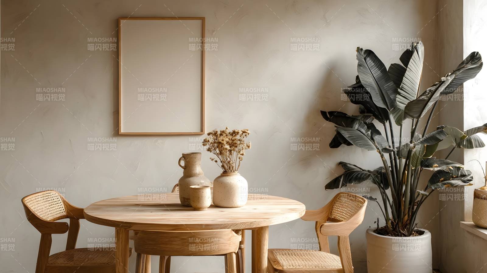 简约餐桌绿植布置图片