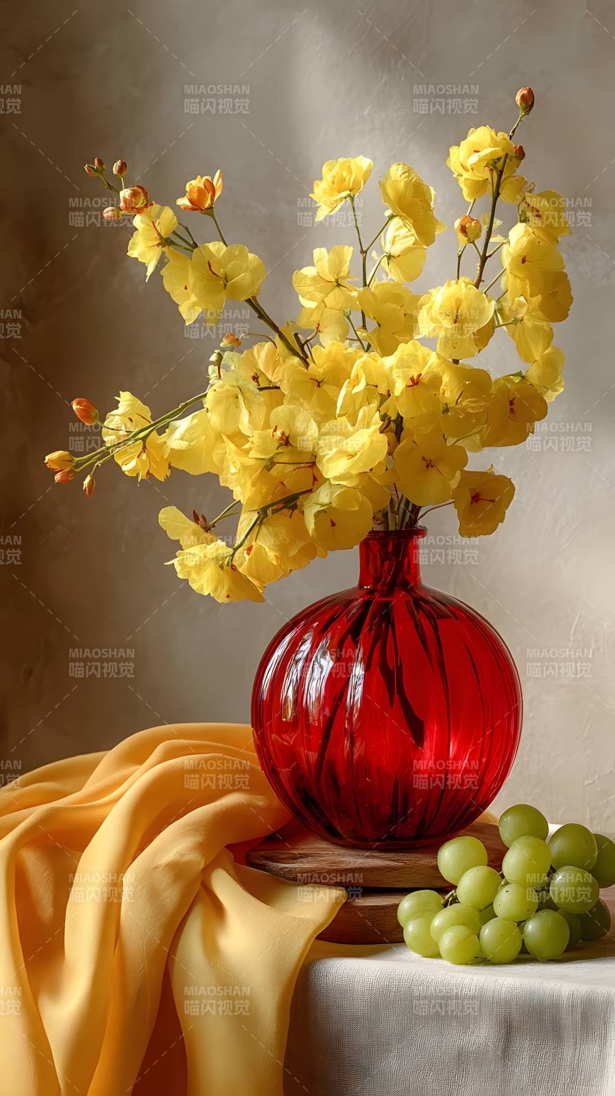 黄花红瓶静物图图片