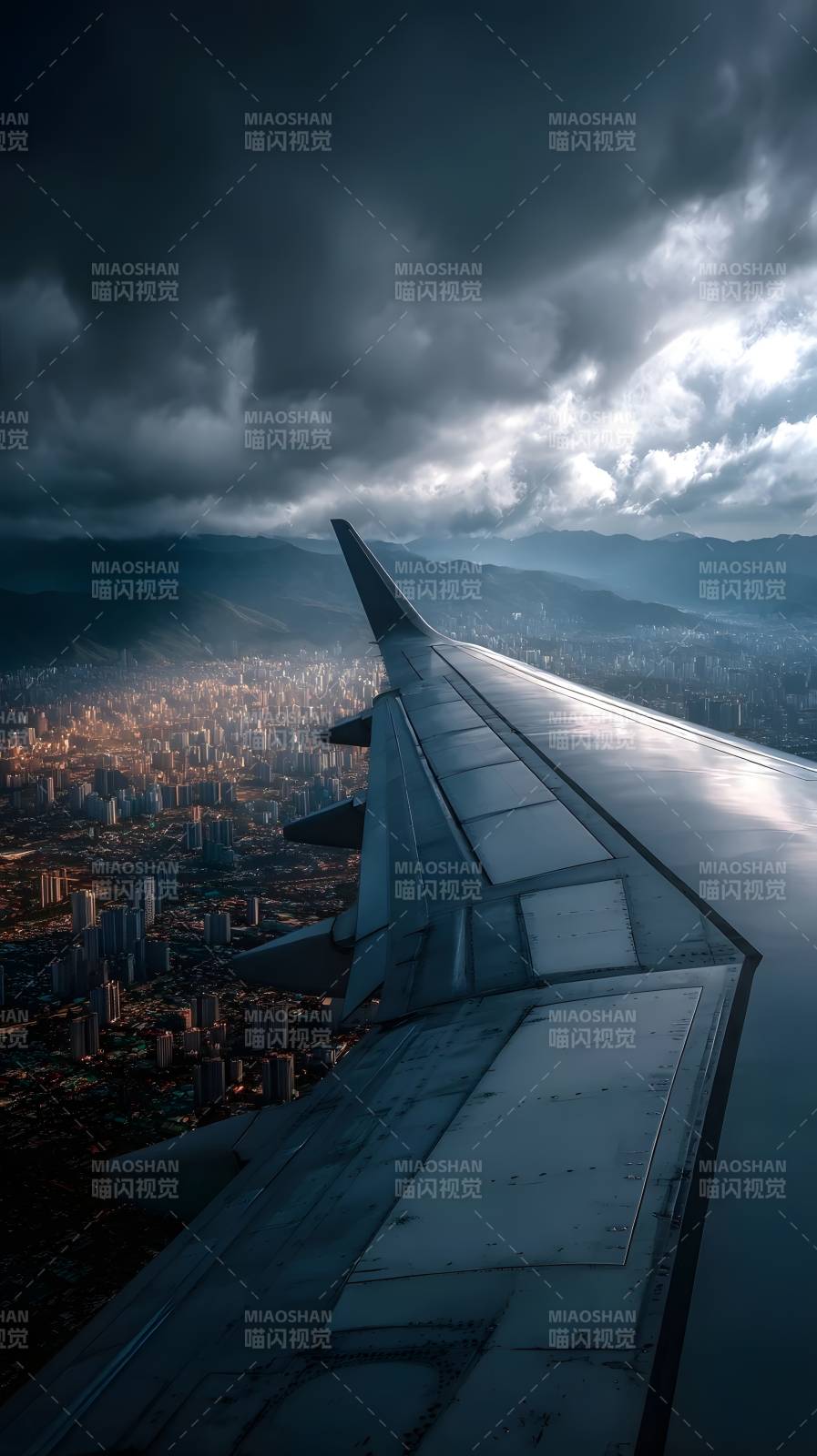 云影下的城市航迹图片