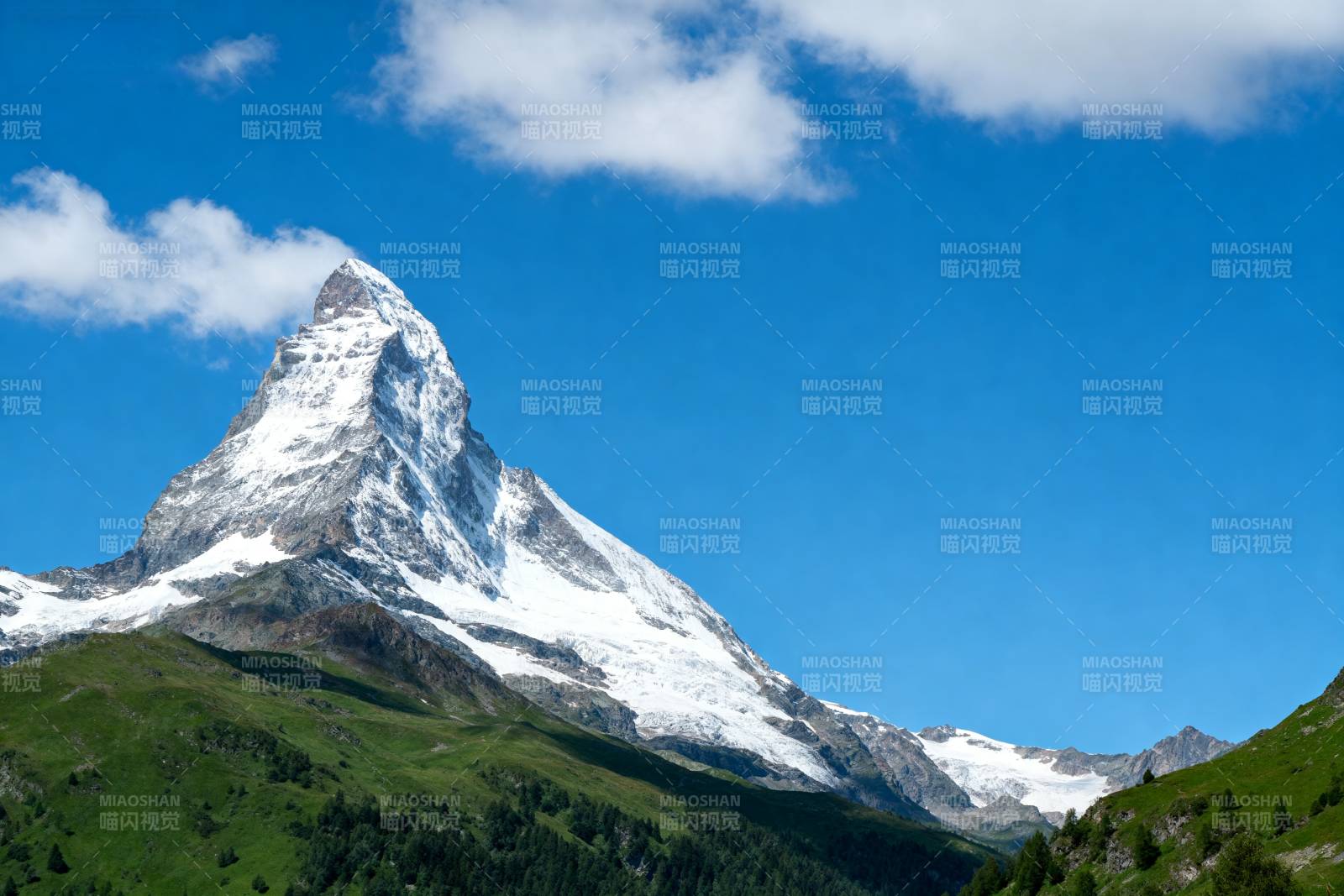 马特洪峰雪顶巍峨图片