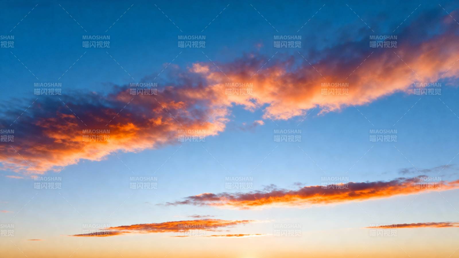 晚霞映天际图片