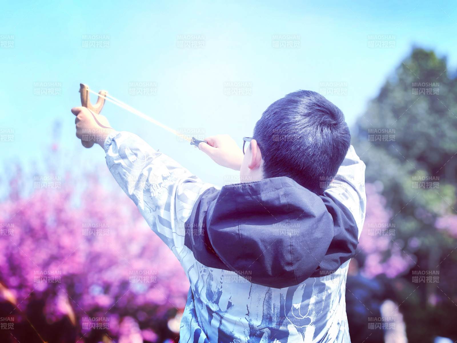 弹弓少年春日趣（童年之乐）图片