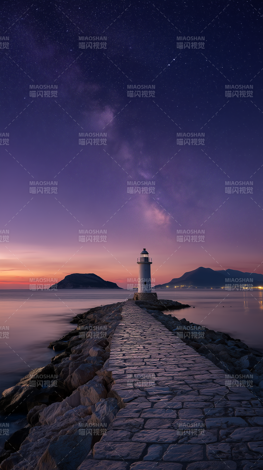 星夜灯塔图片
