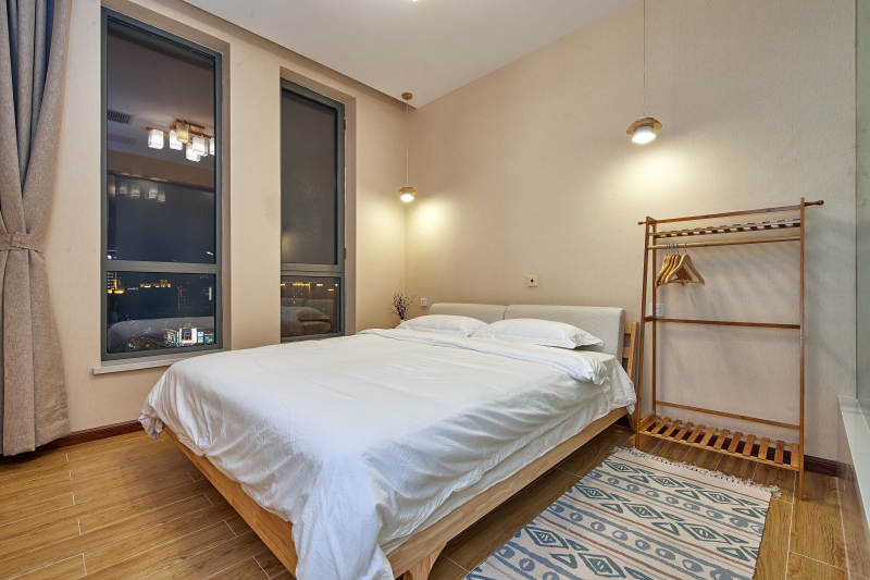 温馨卧室夜景图图片