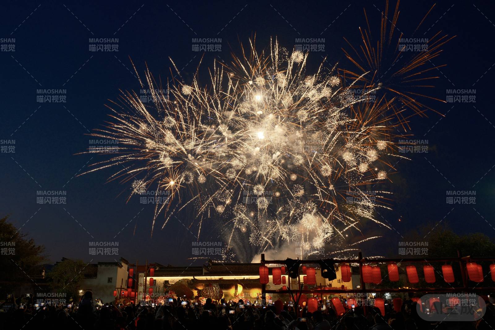 夜空烟花绽放图片