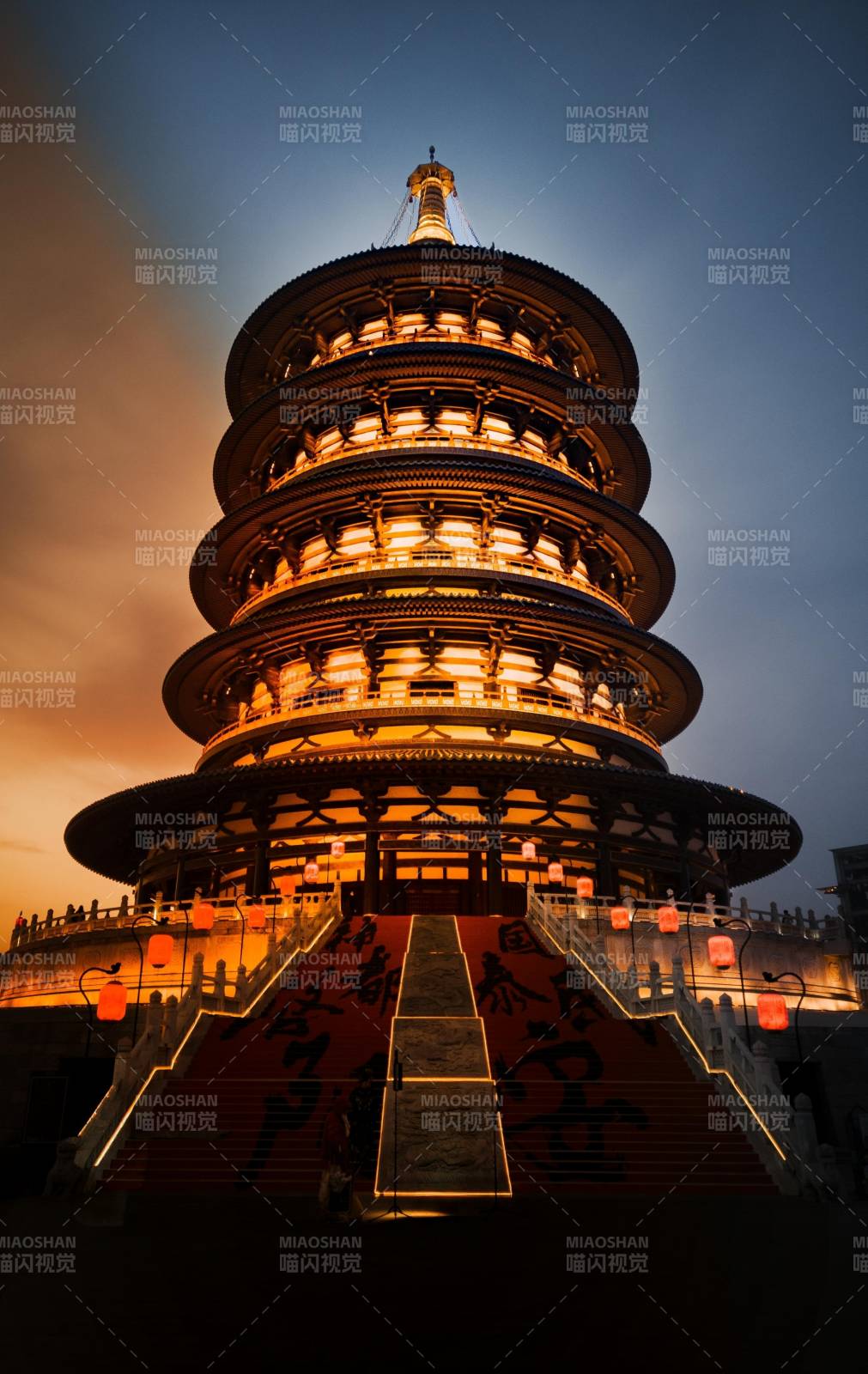 天坛祈年殿夜景图片