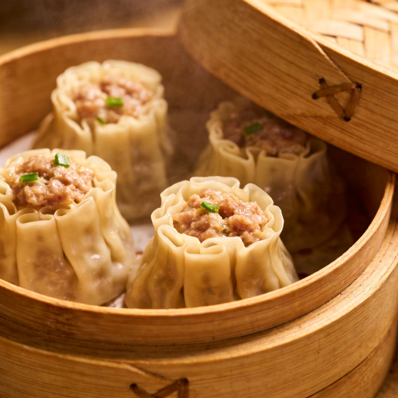 蒸笼里的美味烧卖图片