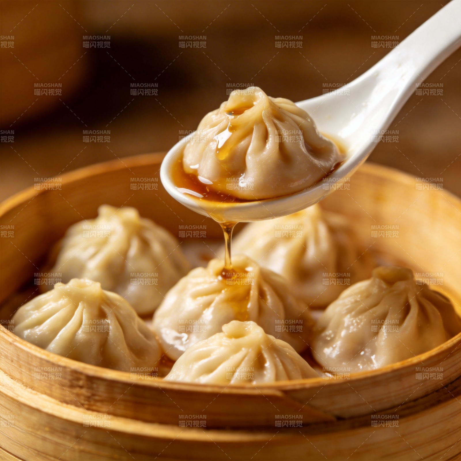 汤包滴汁 鲜美诱人图片