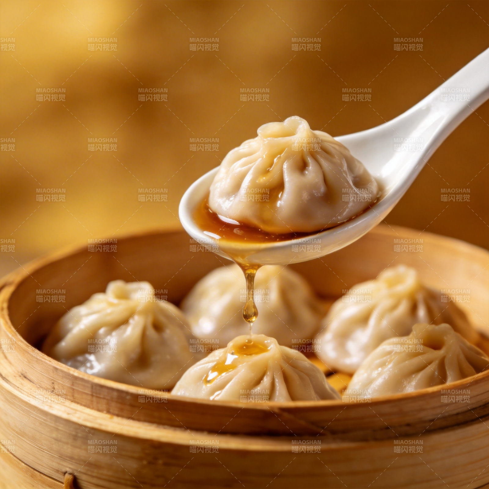 汤包滴汁 鲜美诱人图片