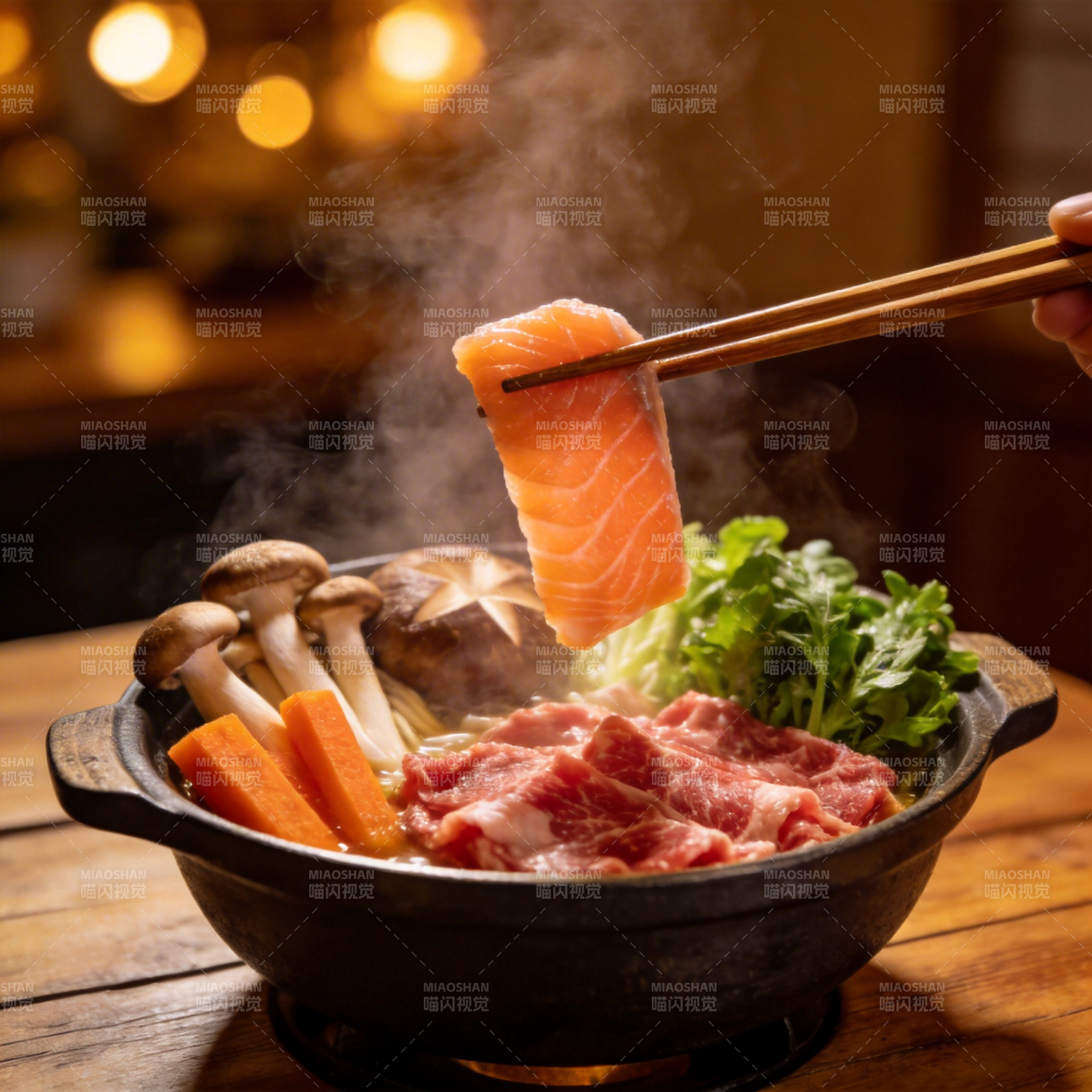 热气腾腾的寿喜烧图片