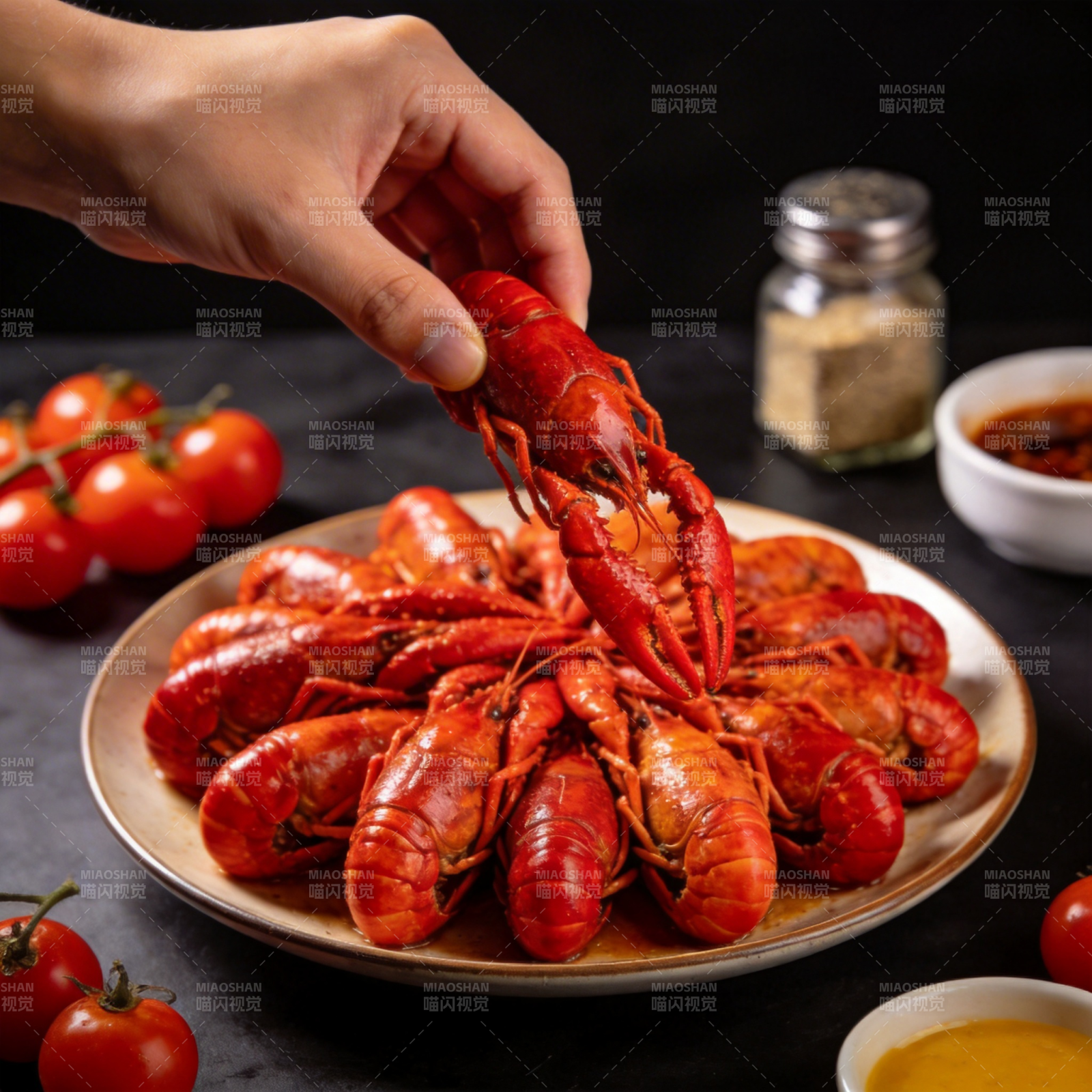 麻辣小龙虾盛宴图片