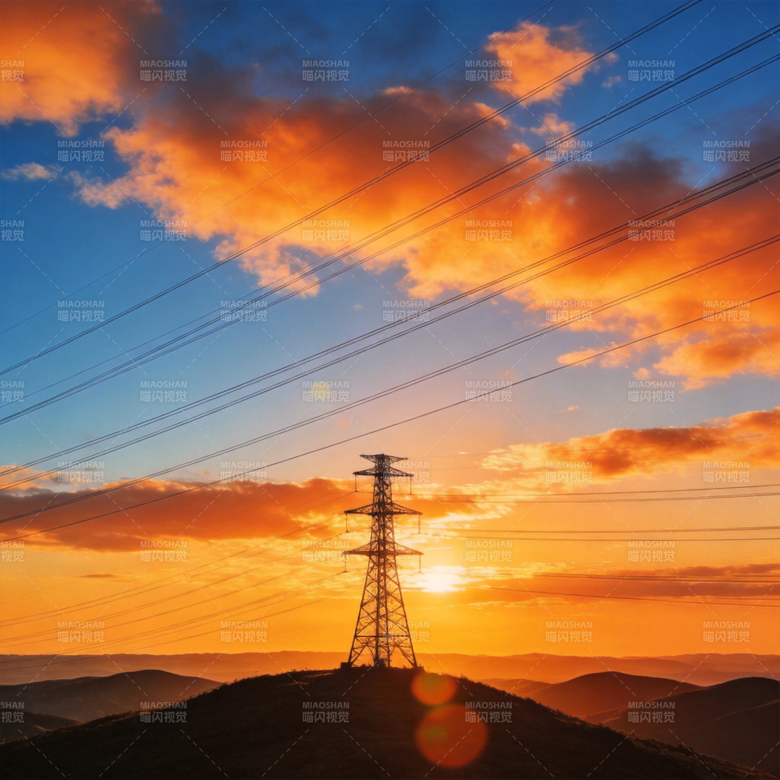 夕阳下的电力塔图片