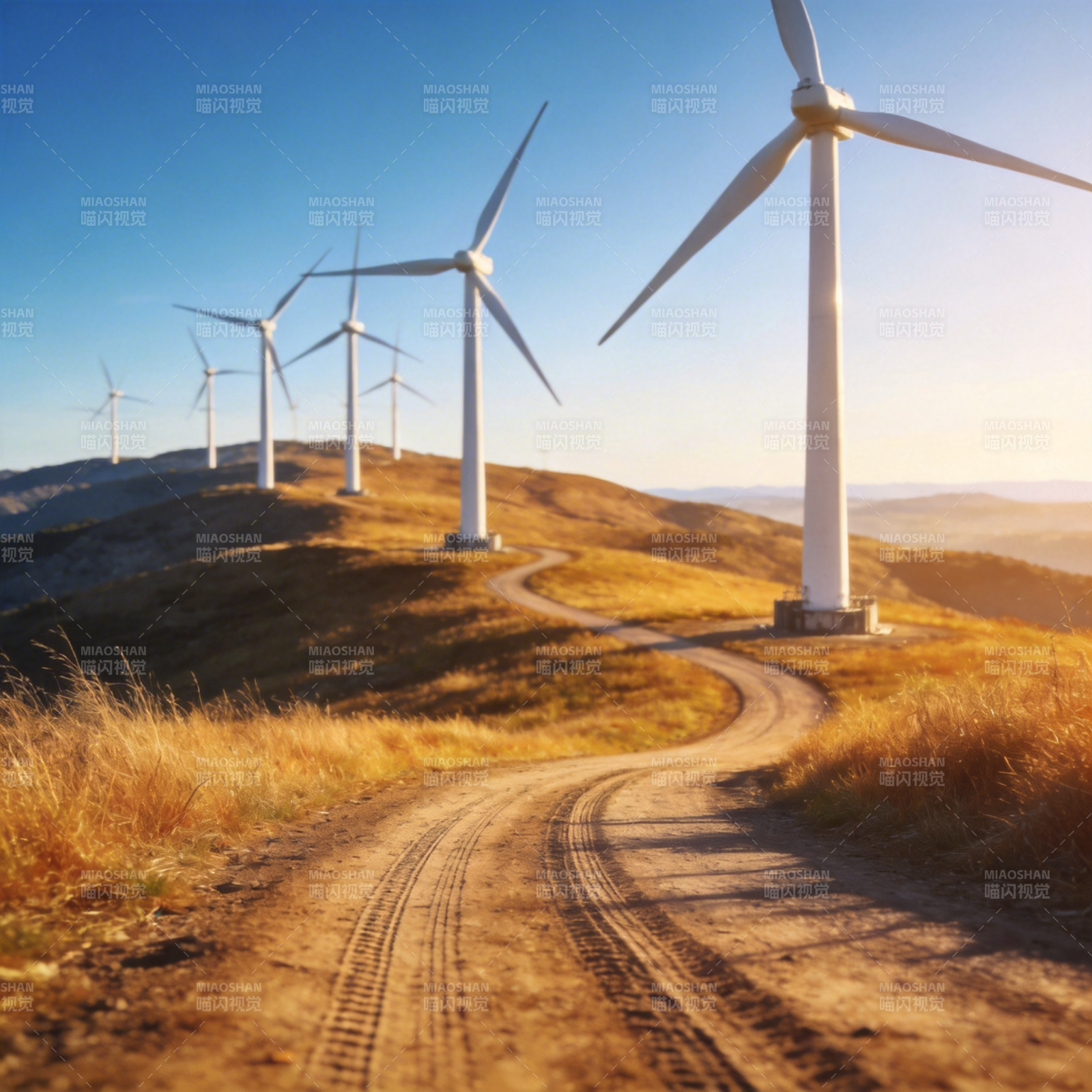 风车与蜿蜒小路图片