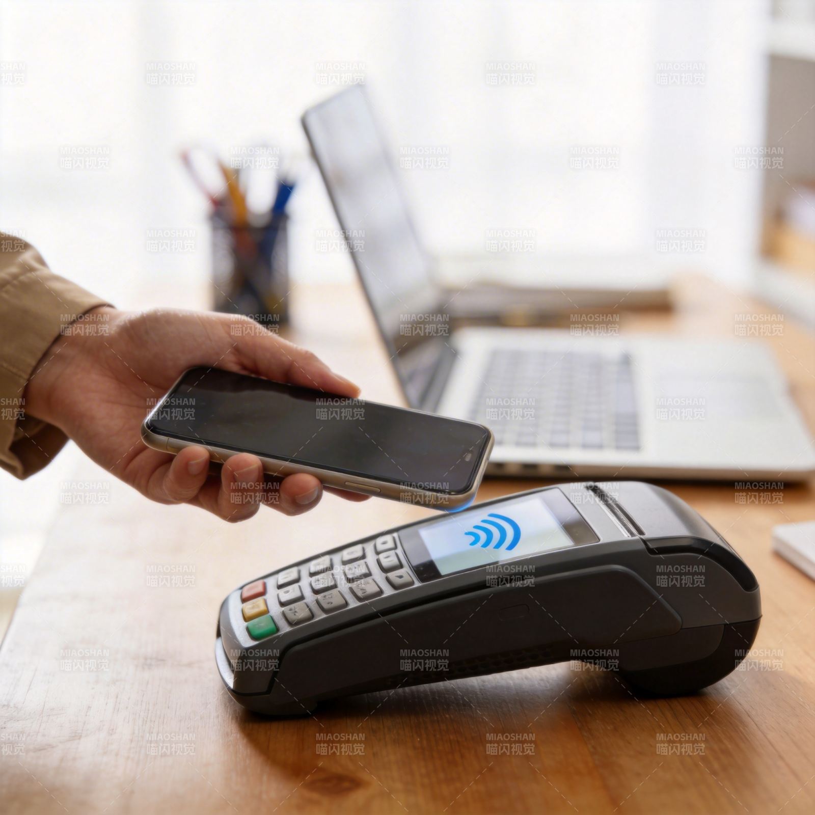 手机支付便捷生活图片