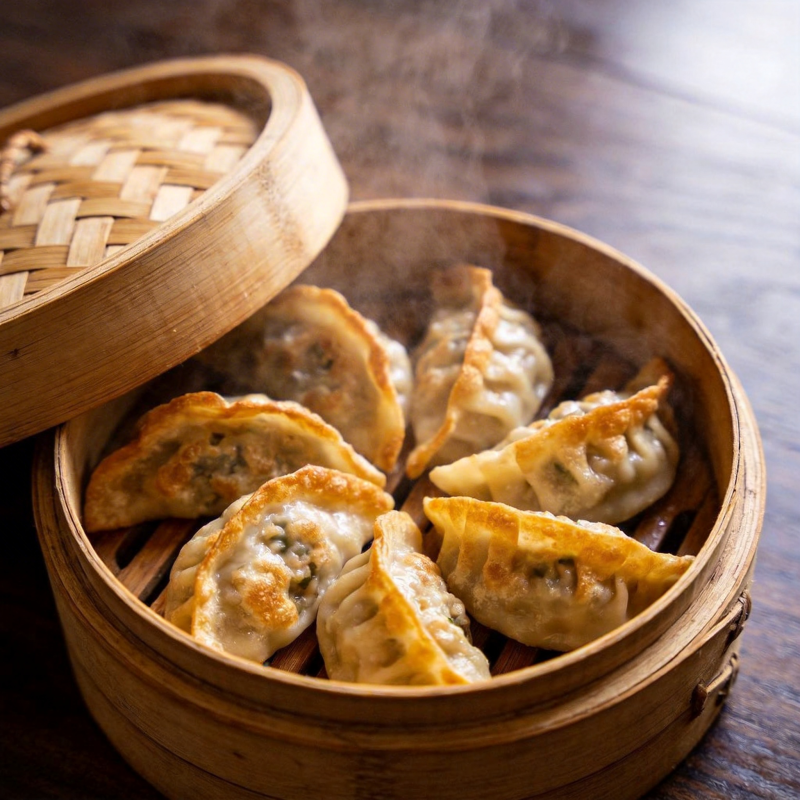 热气腾腾的蒸饺图片