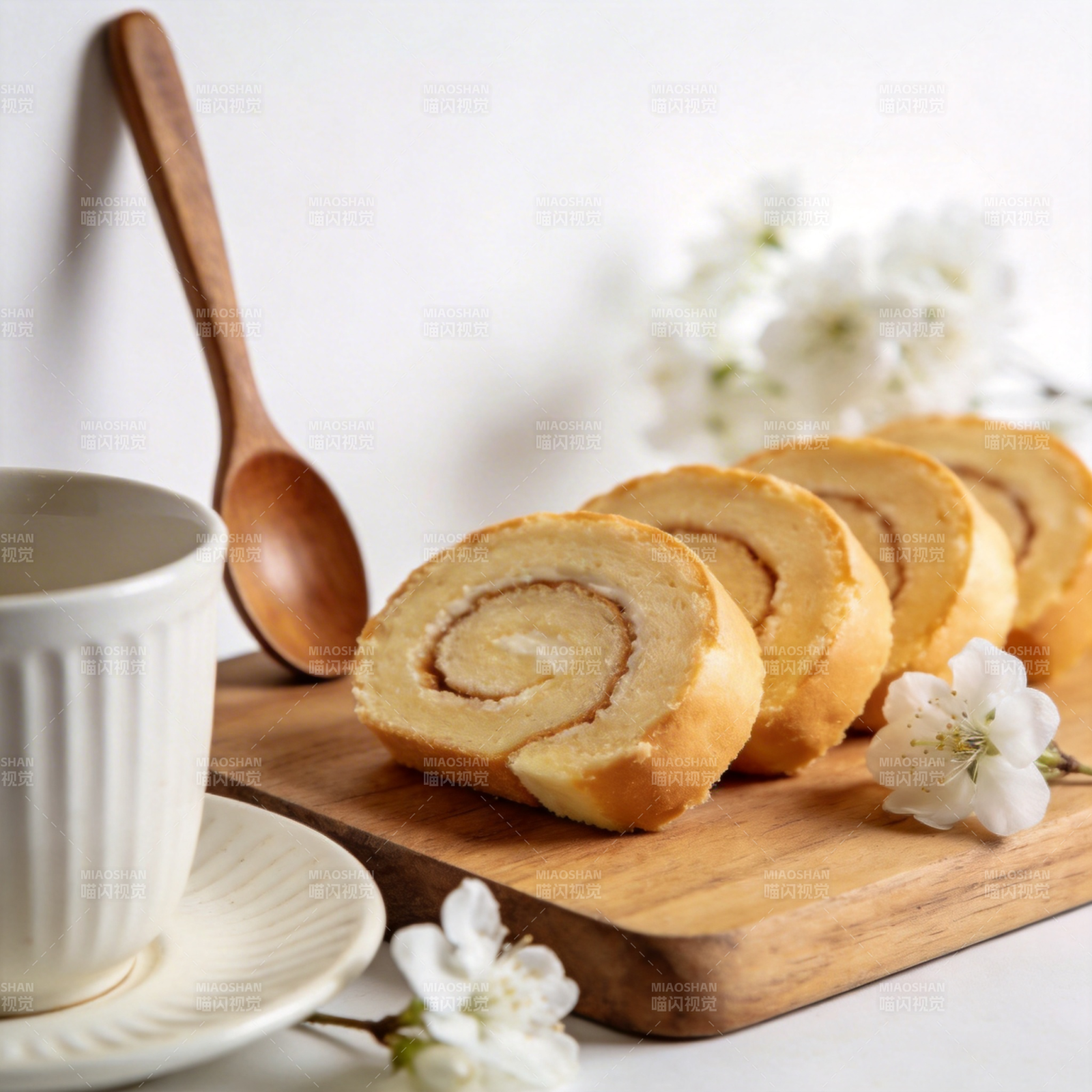 樱花卷蛋糕图片