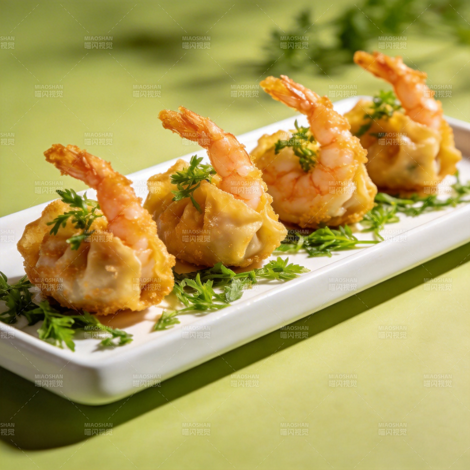 金黄虾仁酥脆可口图片