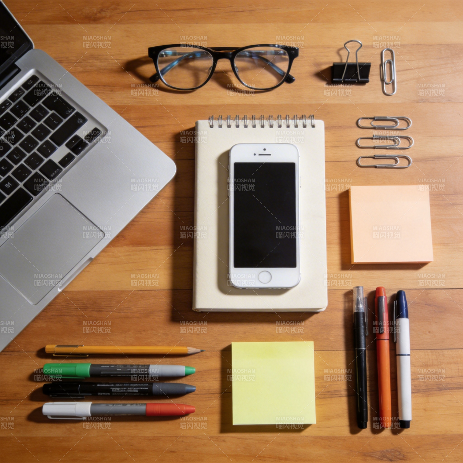 办公桌面布置图片