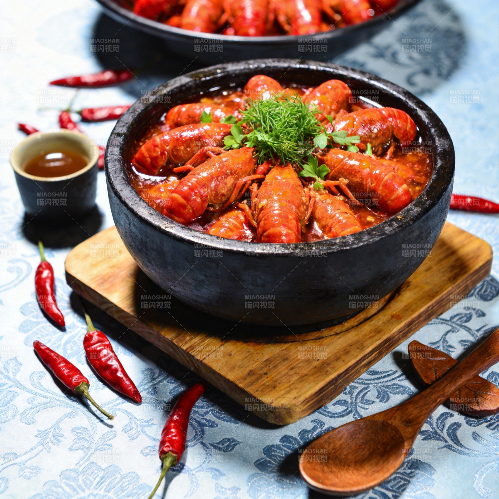 麻辣小龙虾盛宴图片