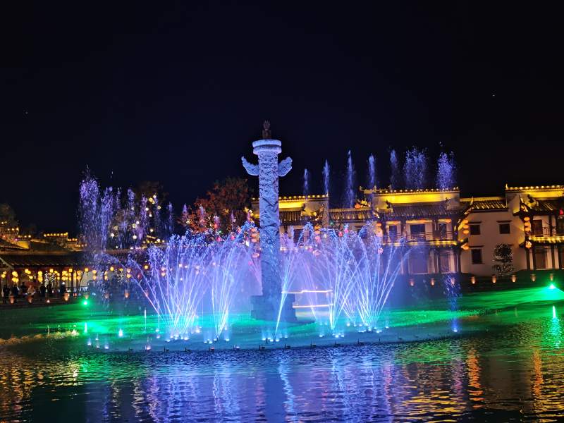 夜色喷泉秀图片