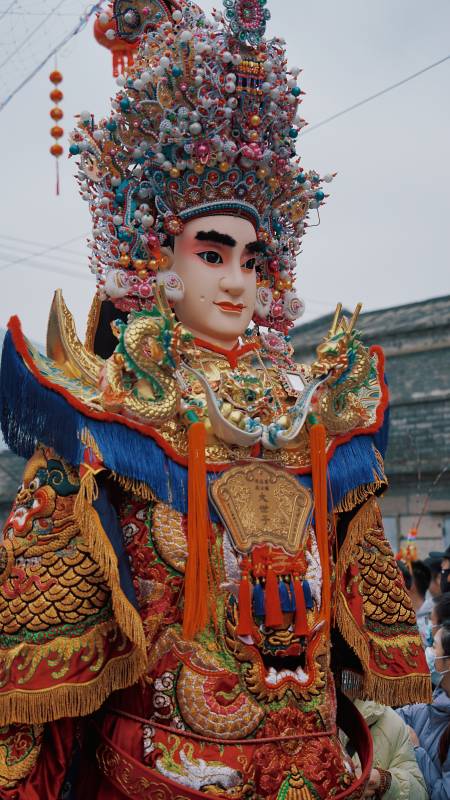 华丽神像巡游图片