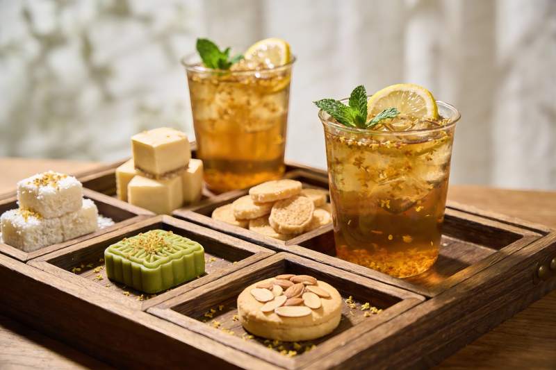 中式茶点与饮品精美摆盘图片