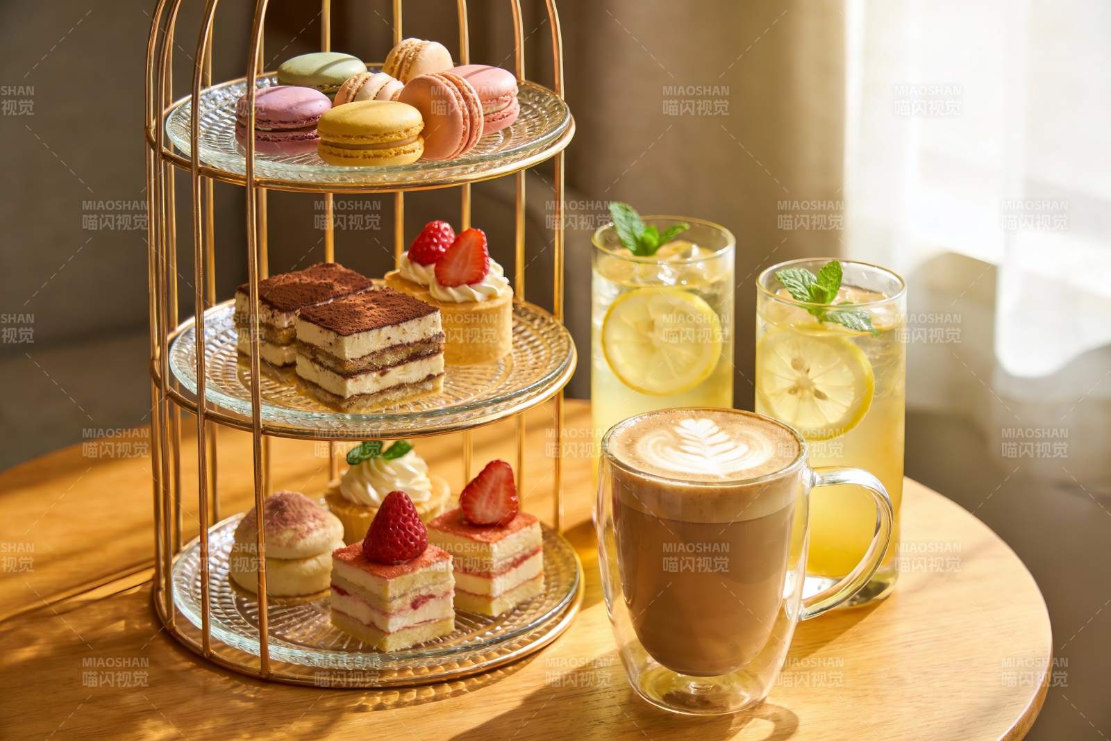 精致下午茶甜点与饮品图片