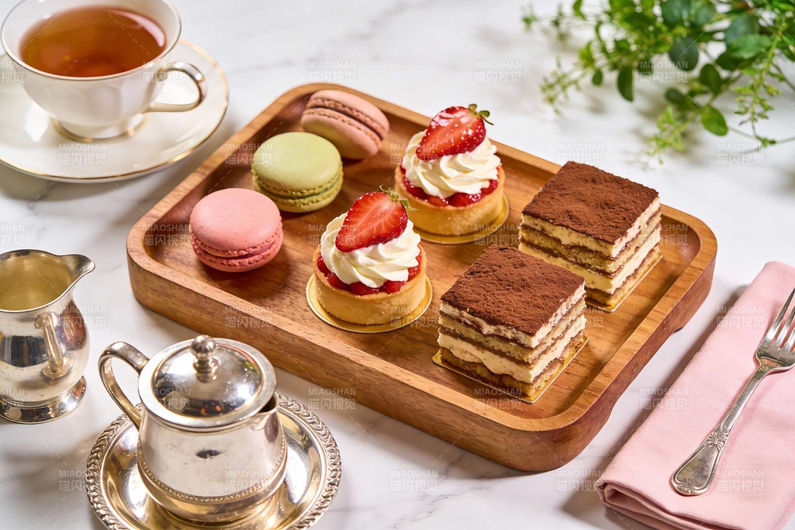 精致下午茶甜点与茶饮图片