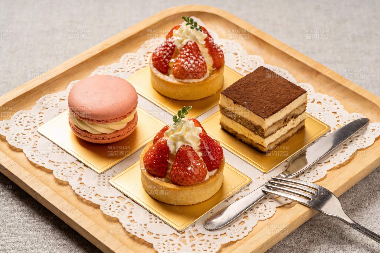 精致甜点摆盘美食诱人图片