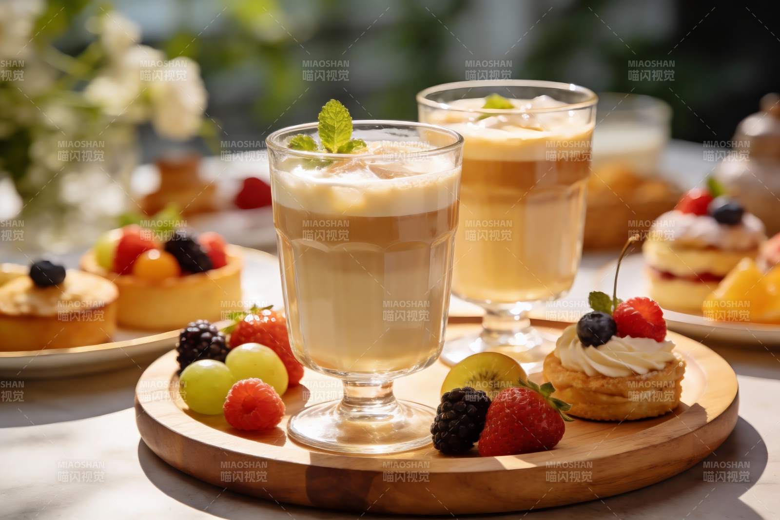 精致下午茶饮品与甜点图片