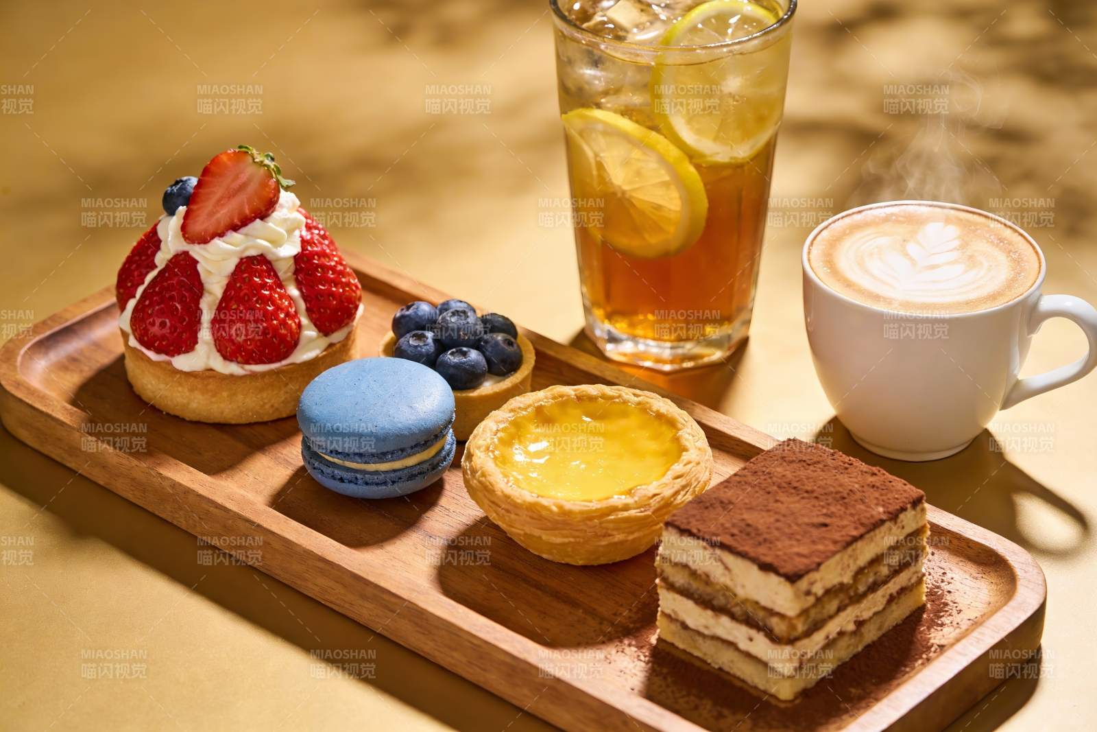 精致下午茶甜品与饮品图片