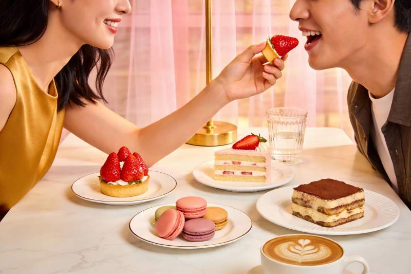 情侣分享甜点其乐融融图片