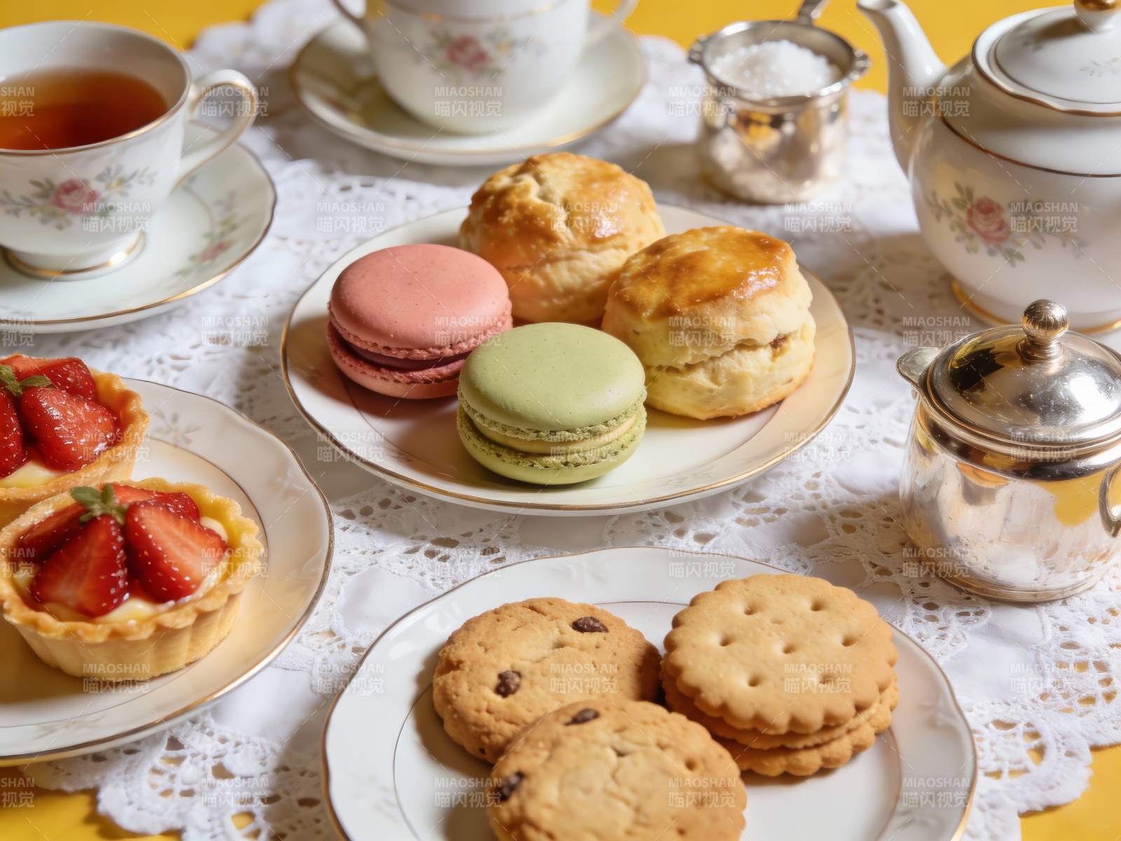 精致下午茶点心与茶具摆拍图片