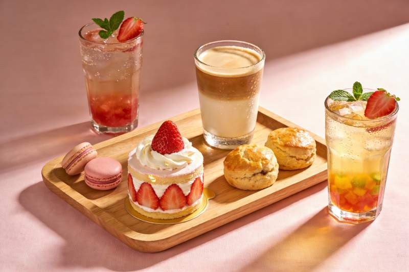 精致甜品与饮品摆盘图片